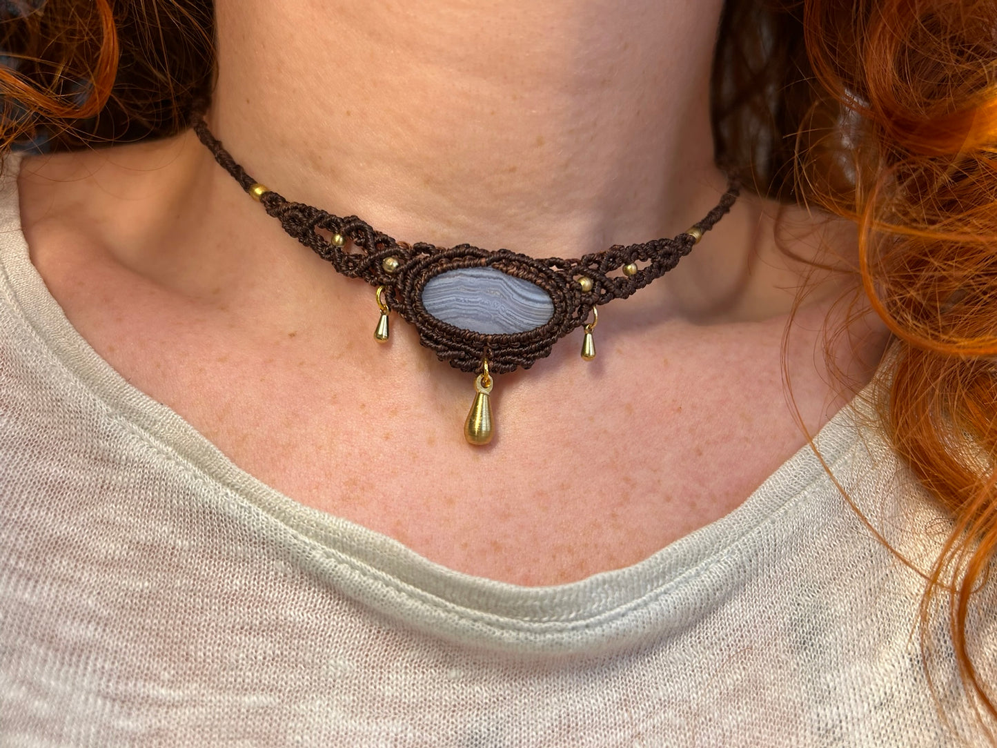 Kette ‚Vela’ Blauer Achat Makramee Schmuck