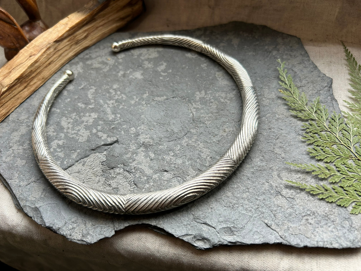 Silberne Messing Choker