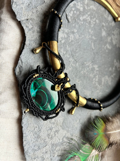 Kette ‚Menami‘ Malachit Messing Choker