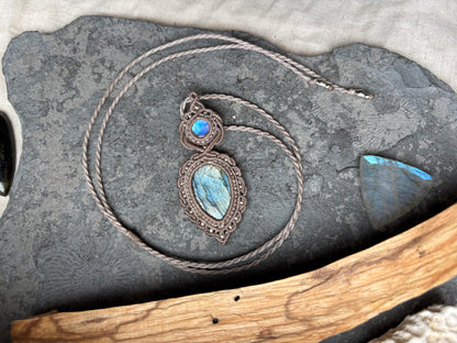 Kette ‚Lunaris‘ Mondstein und Labradorit Schmuck