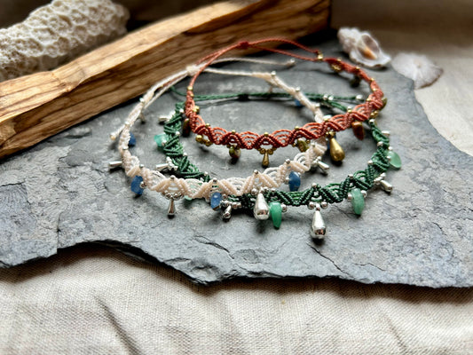 Personalisierbares Fußkettchen ‚Nalaya‘ Makramee Schmuck