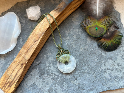 Kette „Mala“ Bergkristall Donut