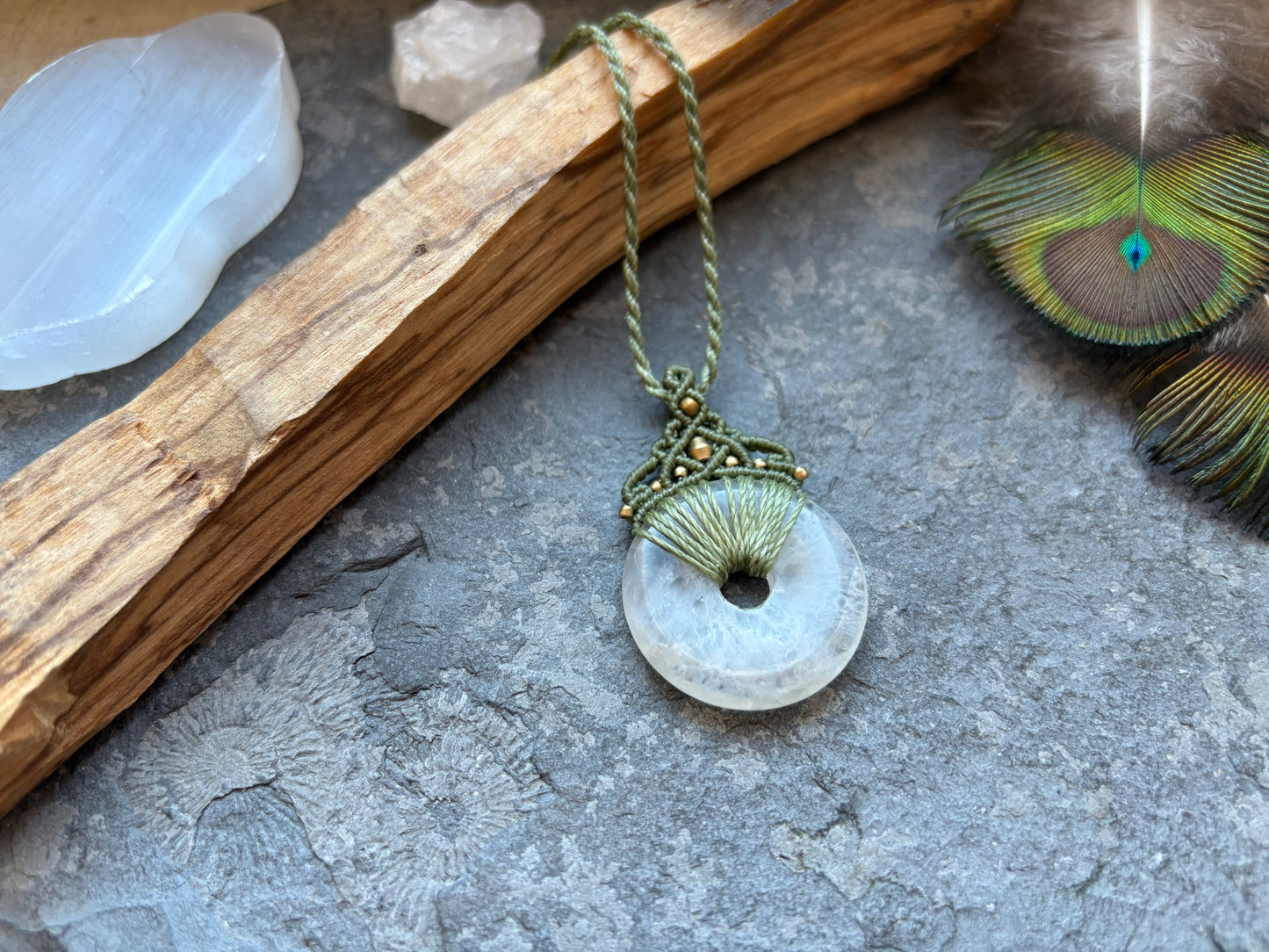 Kette „Mala“ Bergkristall Donut