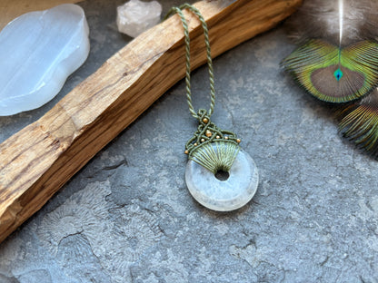 Kette „Mala“ Bergkristall Donut