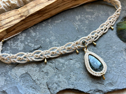 Kette ‚Ekaha‘ Moosachat Choker