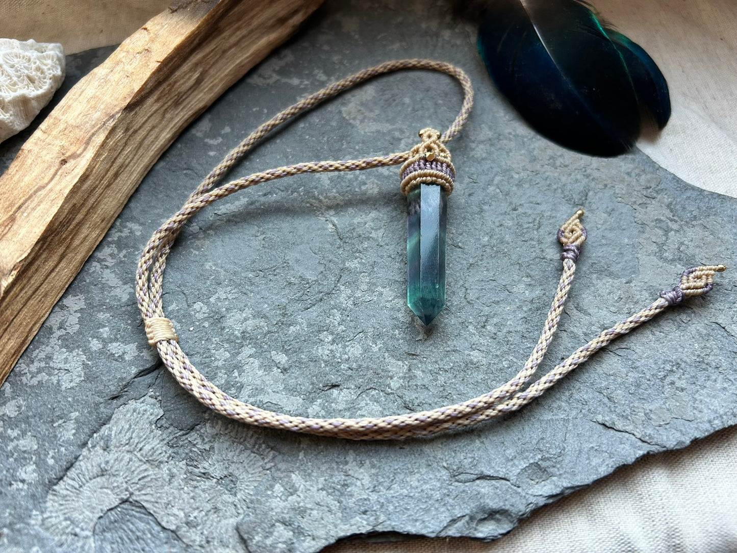 Kette 'Lehua' Flourit Spitze