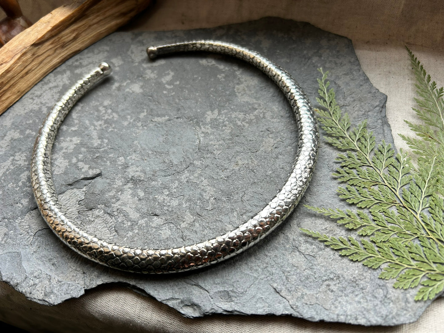 Silberne Messing Choker