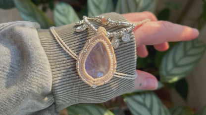 ‚Selari’ Makramee Kette mit Belmorit/Neusilber